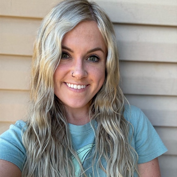 Meet your Posher, Bri - Picture 1 of 1